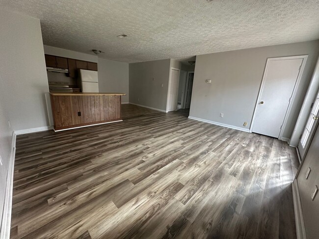 Building Photo - Lower level two bedroom apartment. Water/t...