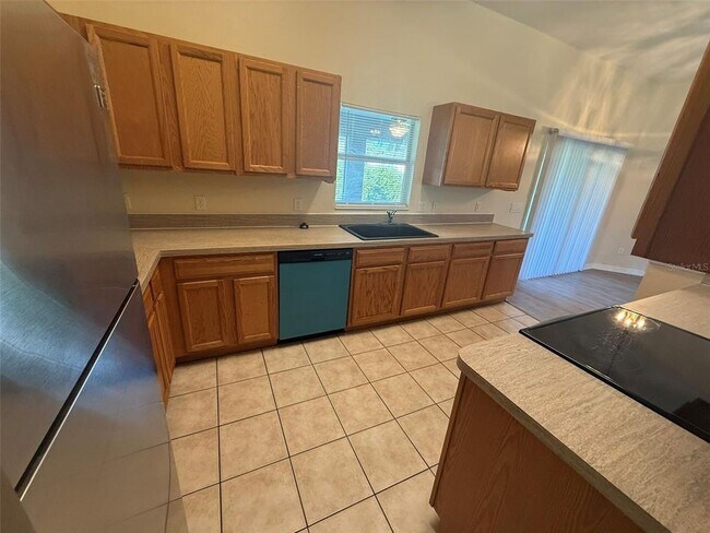 Foto del edificio - 5747 Jessamine Ave
