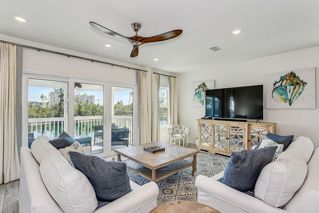 Amplia sala de estar - 14581 Salt Meadow Dr