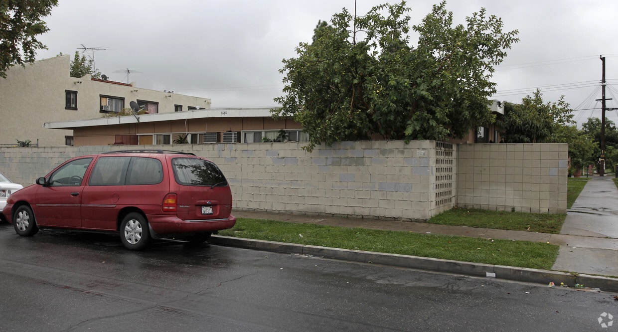 Primary Photo - 7680 Fillmore Dr