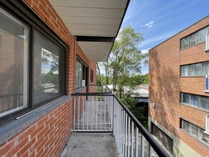 Building Photo - 4205 Av Bourret