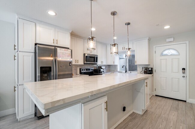 Foto del edificio - Two-Story 2 Bedroom, 1.5 Townhome in Encinitas – Prime Location & Modern Upgrades!
