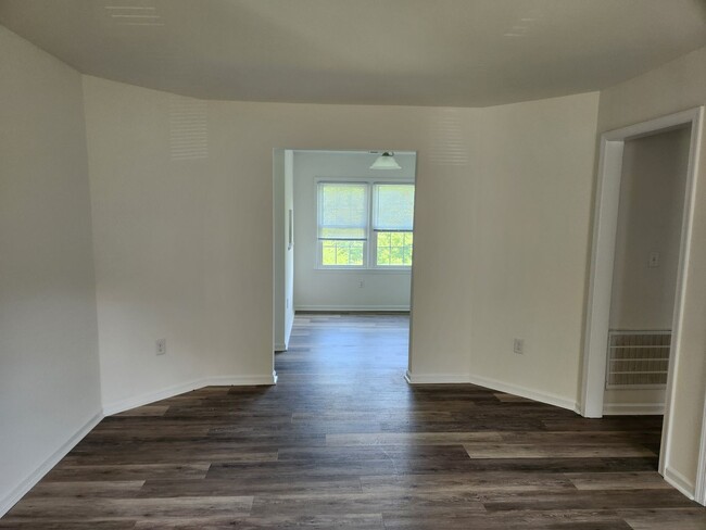 Foto del edificio - 2 Bedroom Apartment-Blackstone, Va