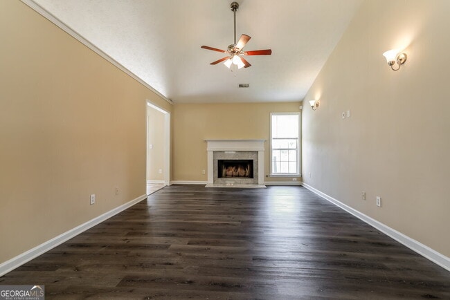 Building Photo - 1075 Omaha Dr