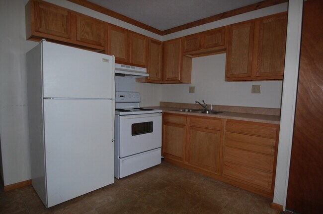 Building Photo - 523-2 E Douglas