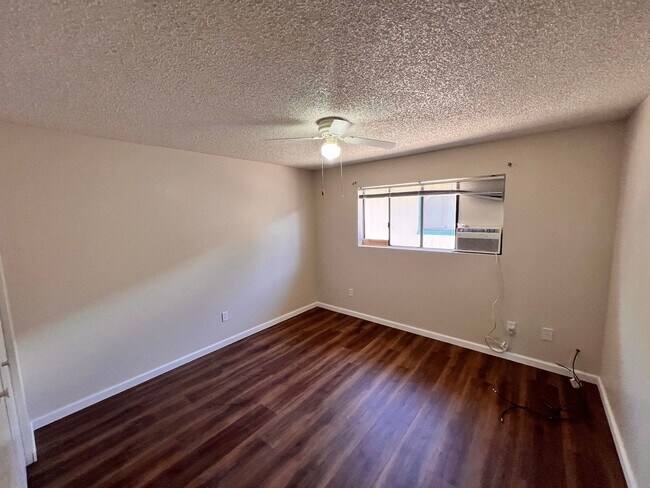 Foto del edificio - 200 E Park St