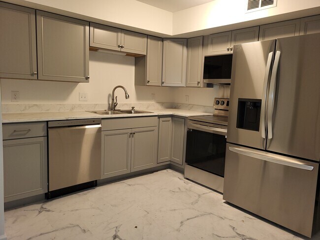 All new cupboards, countertop and appliances - 1312 Acklen Ave
