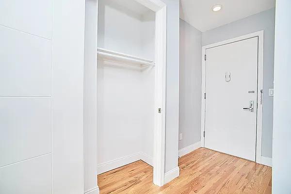 Building Photo - 200 E 117th St