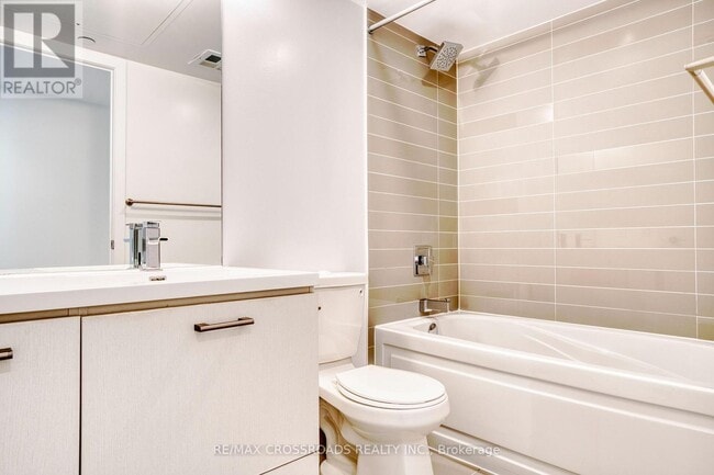 Building Photo - 87 Peter St