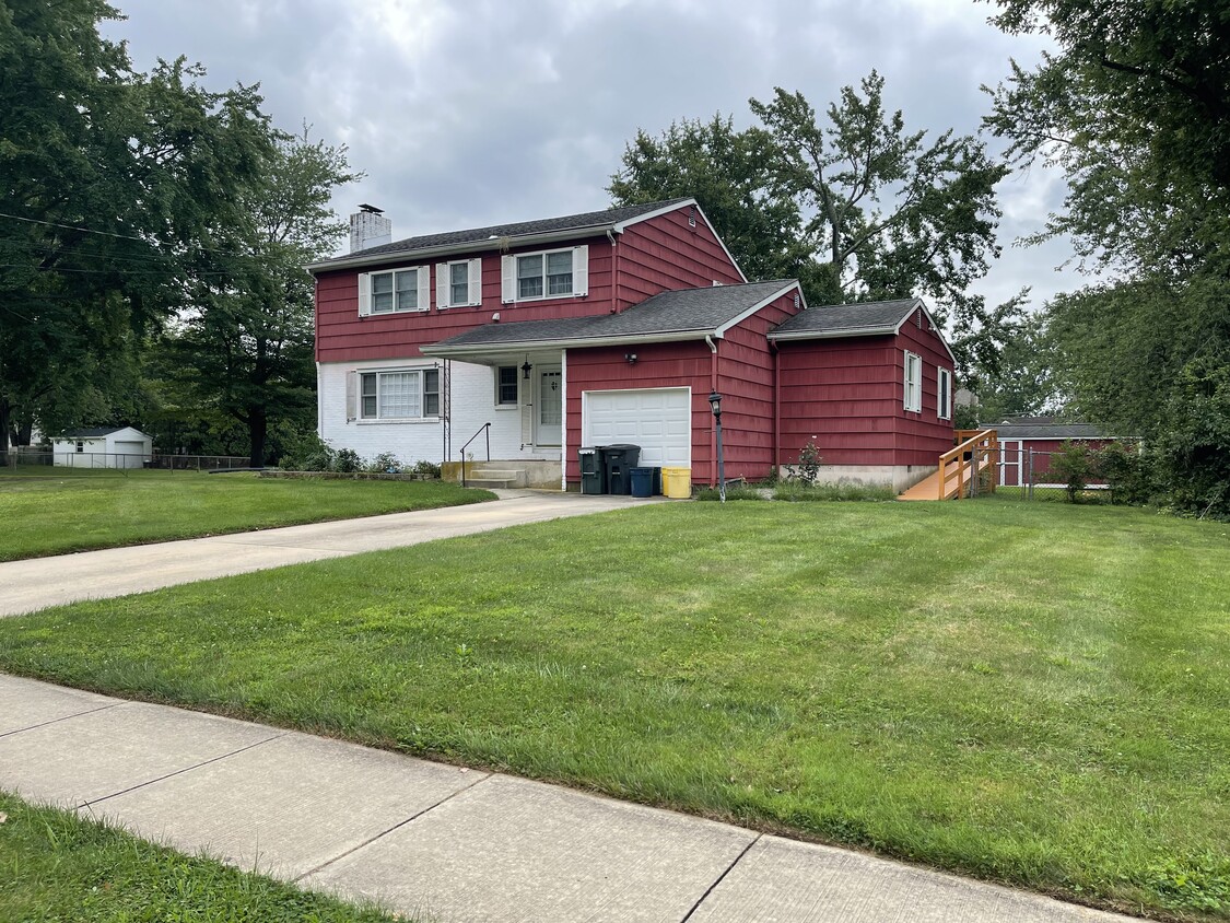 Primary Photo - 19 Rockland Rd