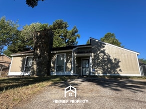 Building Photo - 1501 Timber Line Cove