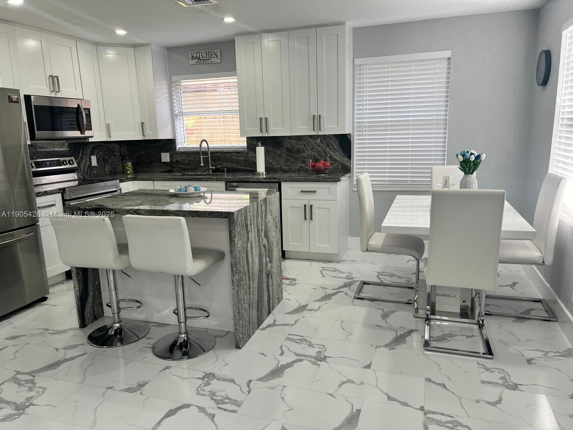 Primary Photo - 12268 SW 202nd St