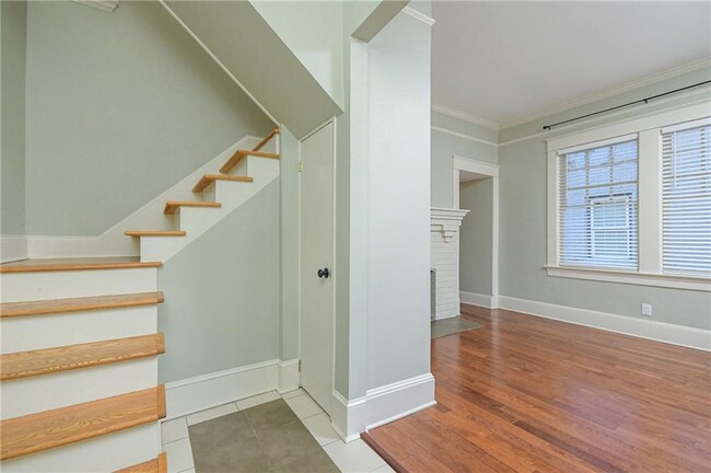Building Photo - 327 4th St NE