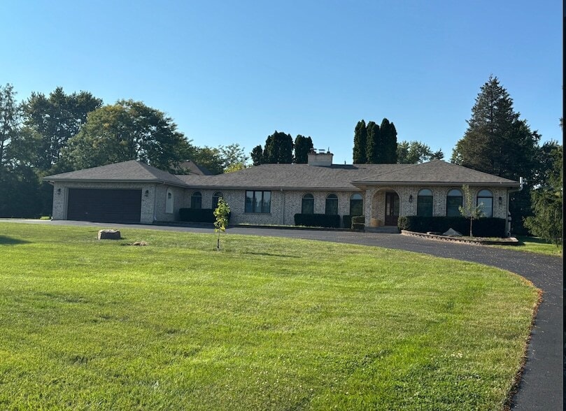 Primary Photo - 406 S Lauder Ln