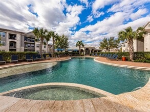 Building Photo - Marquis Grand Lakes