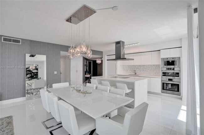 Foto del edificio - 330 Sunny Isles Blvd