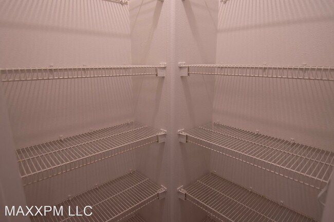 Foto del edificio - 4 br, 3 bath House - 3676 W Plymouth Rock ...