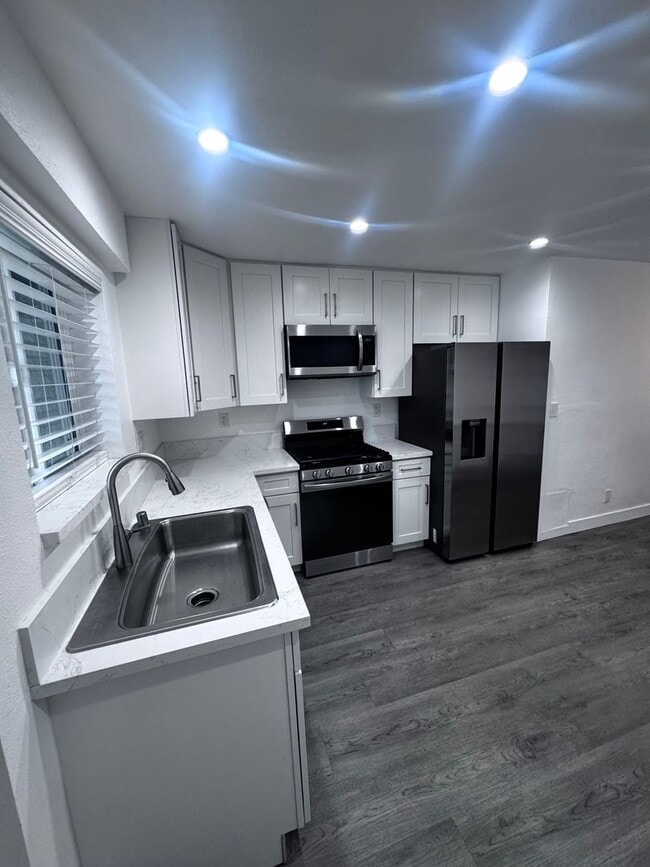 Building Photo - 34102 La Serena Dr