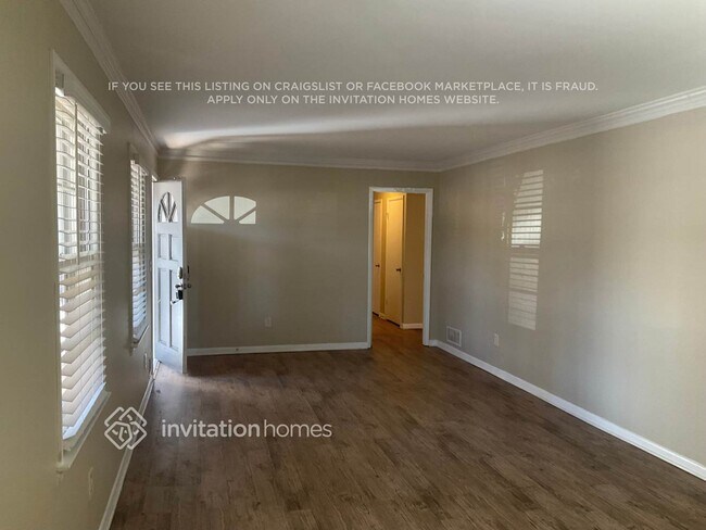 Foto del edificio - 686 Rollingwood Pl