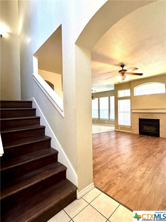 Foto del edificio - 951 Misty Acres Dr
