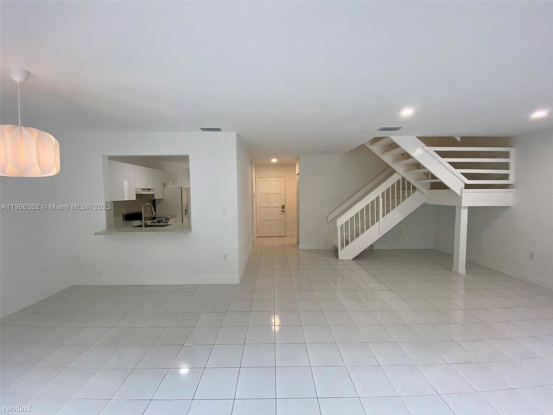 4 br, 2.5 bath House Townhomes Of Doral House Rental in Doral