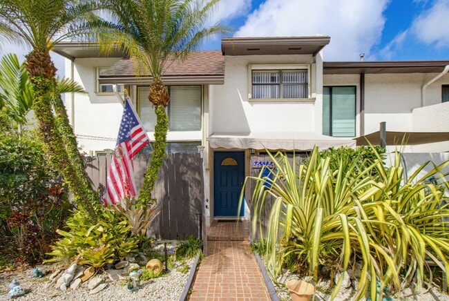 Building Photo - 6512 SW 112th Pl