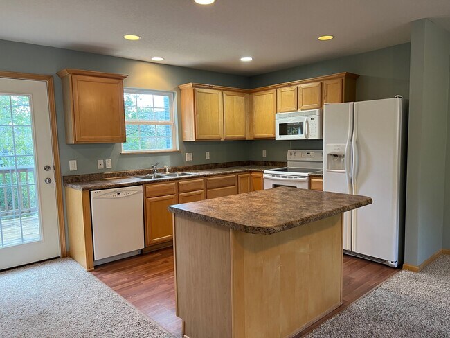Foto del edificio - 5558 Kenton Ln