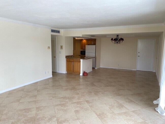 Building Photo - 2600 N Flagler Dr
