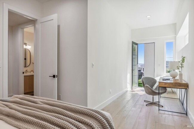 Foto del edificio - 33 Drakes Cove Ct