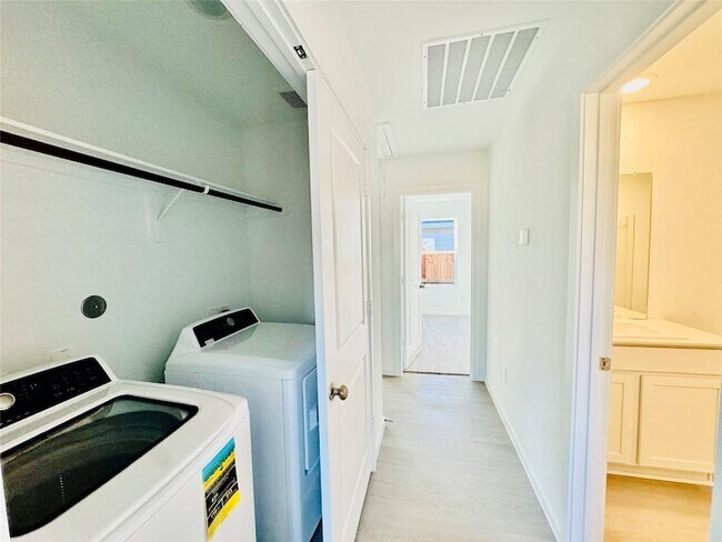 Foto del edificio - 16615 Trembling Aspen Ln