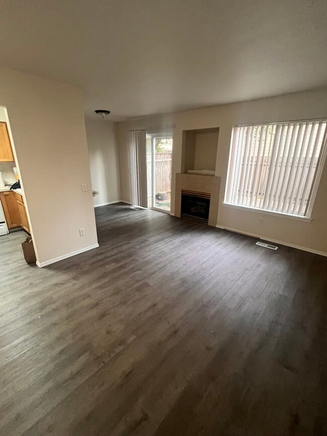 Foto del edificio - 15922 SW Roth Dr