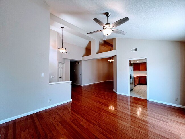Building Photo - Beautiful 3 bed / 2 bath Condo in Rancho B...