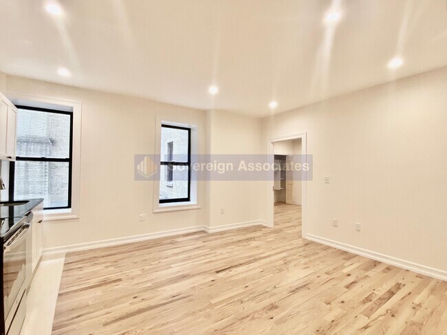 Foto del edificio - 935 Saint Nicholas Avenue