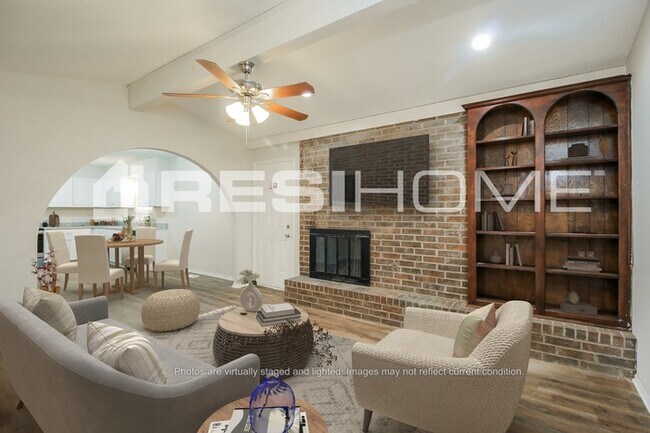 Foto del edificio - 10900 N Florida Ave