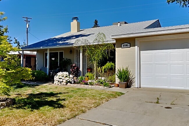 Foto del edificio - Charming Tallac Village Cottage