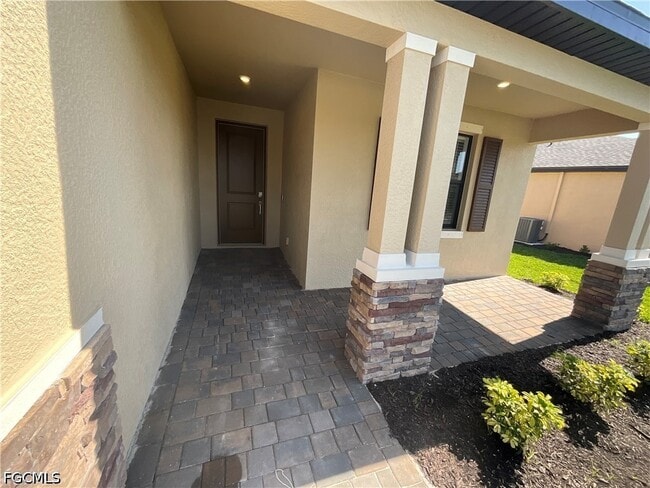 Building Photo - 14570 Palamos Cir