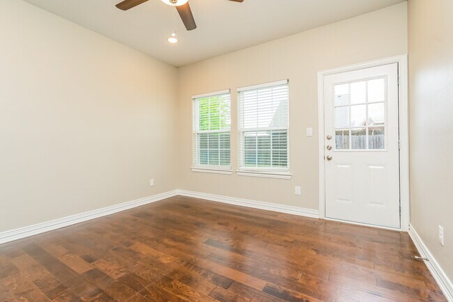 Building Photo - 307 Mesa Wood Dr