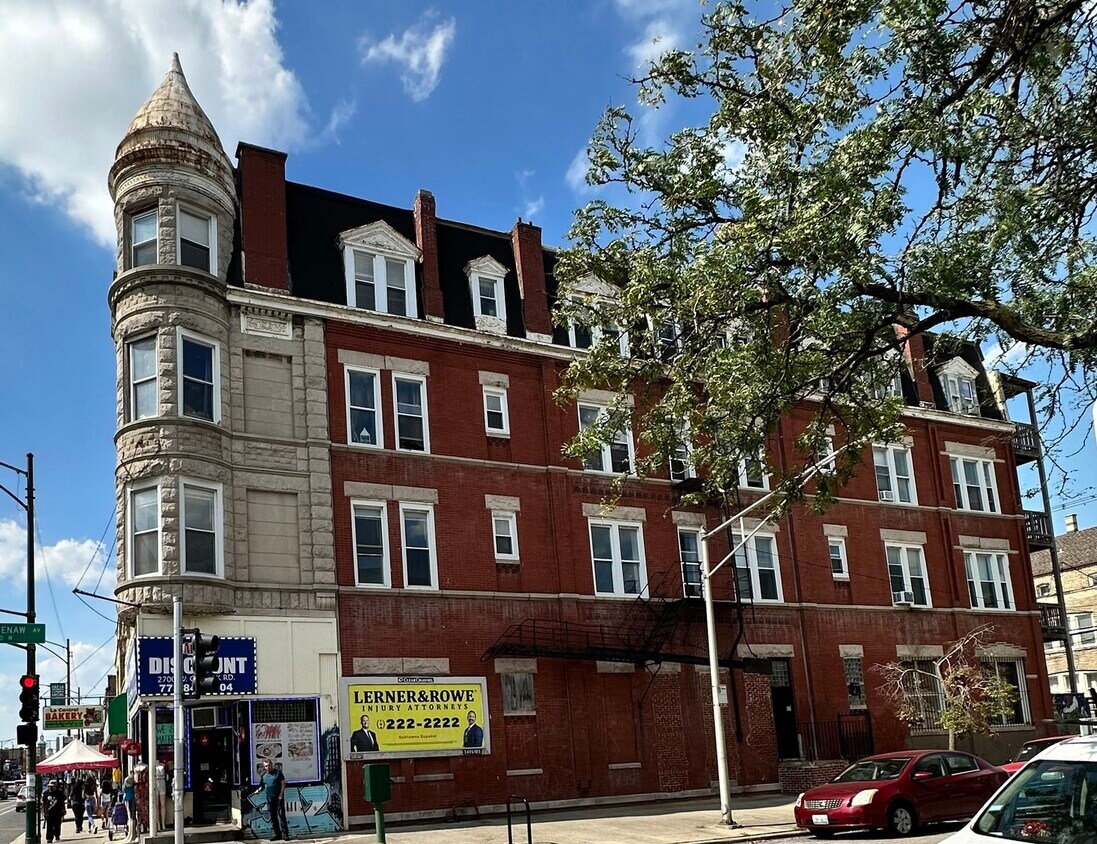 Primary Photo - 2700 W Cermak Rd