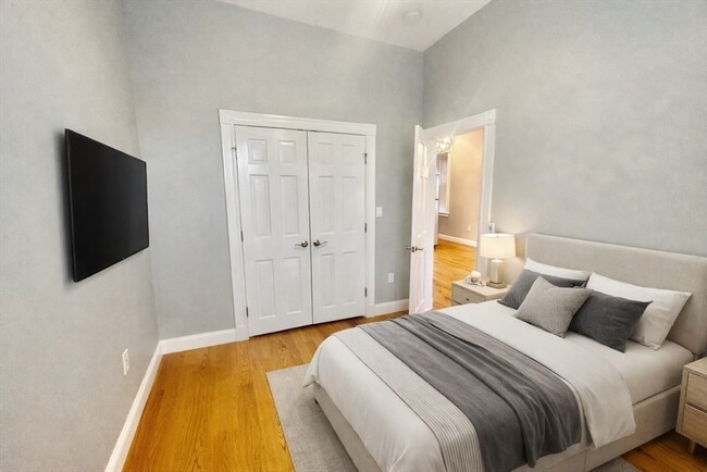 Building Photo - 63 Frankfort St