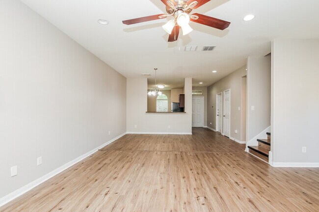 Foto del edificio - 420 Sapphire Ln