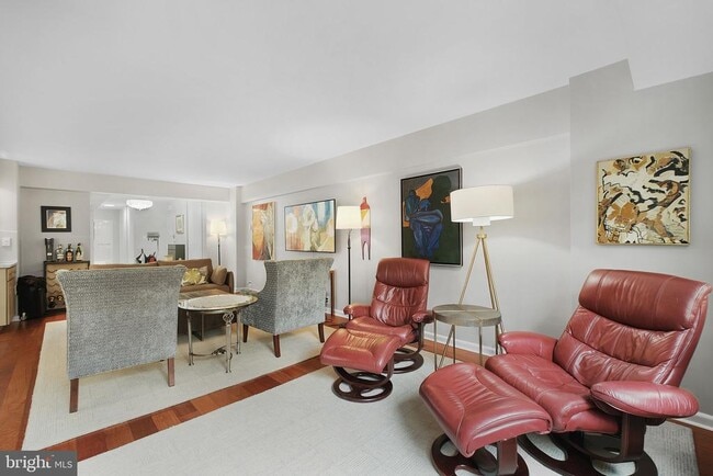 Foto del edificio - 4201 Cathedral Ave NW