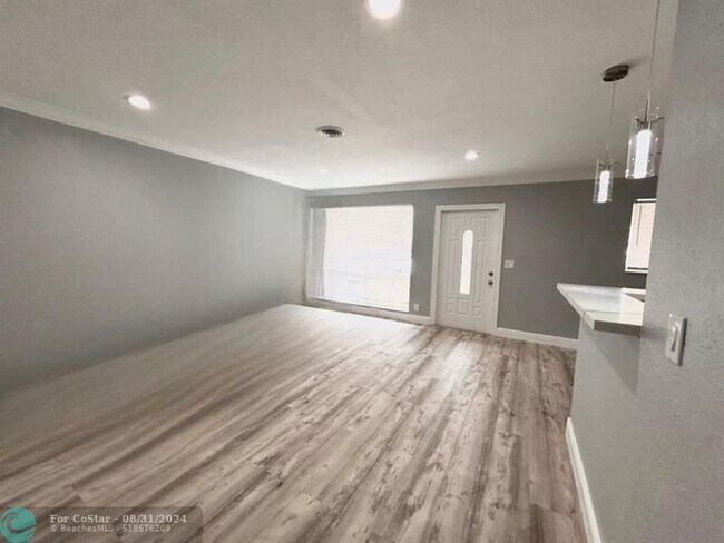 Foto del edificio - 135 NW 57th St