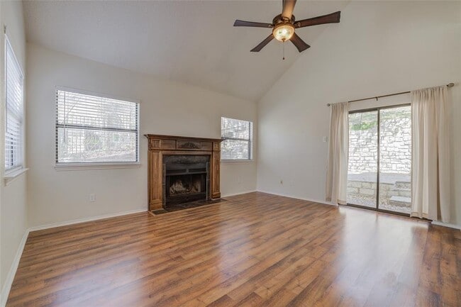 Building Photo - 10002 Talleyran Dr