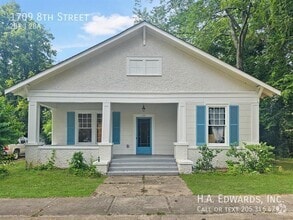 Building Photo - 1709 8th St