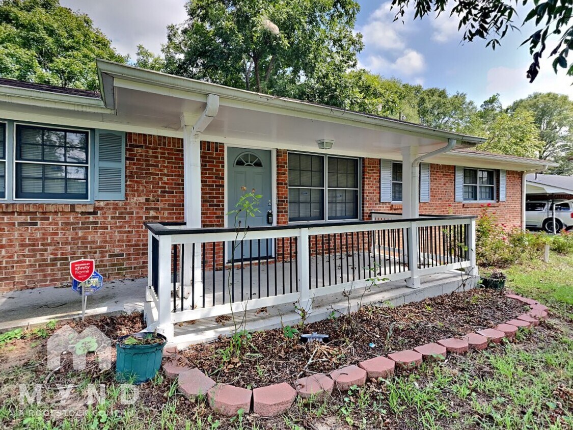 Primary Photo - 1355 Irwin Bridge Rd NW