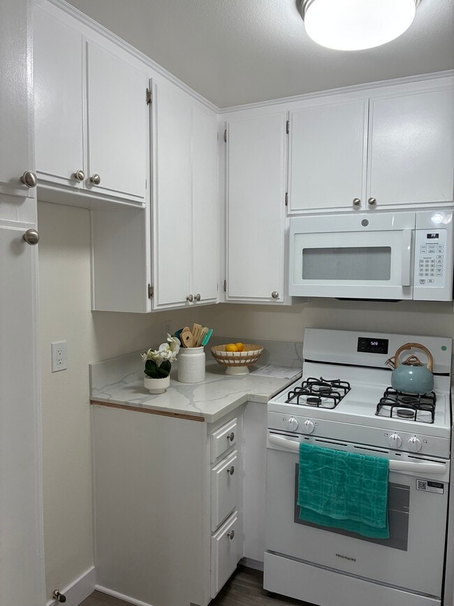 fully remodeled kitchen - 825 S. Hobart Blvd.