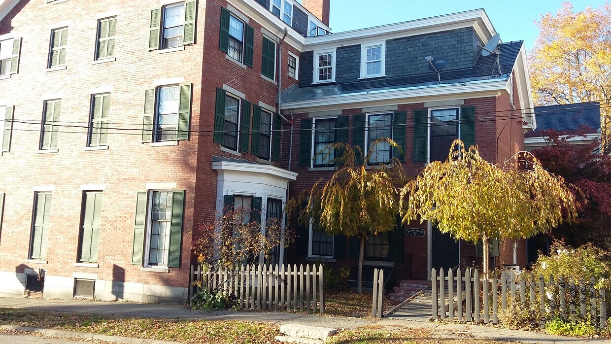 Primary Photo - 44 Penobscot St