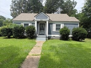 Building Photo - 801 Bowen Cir