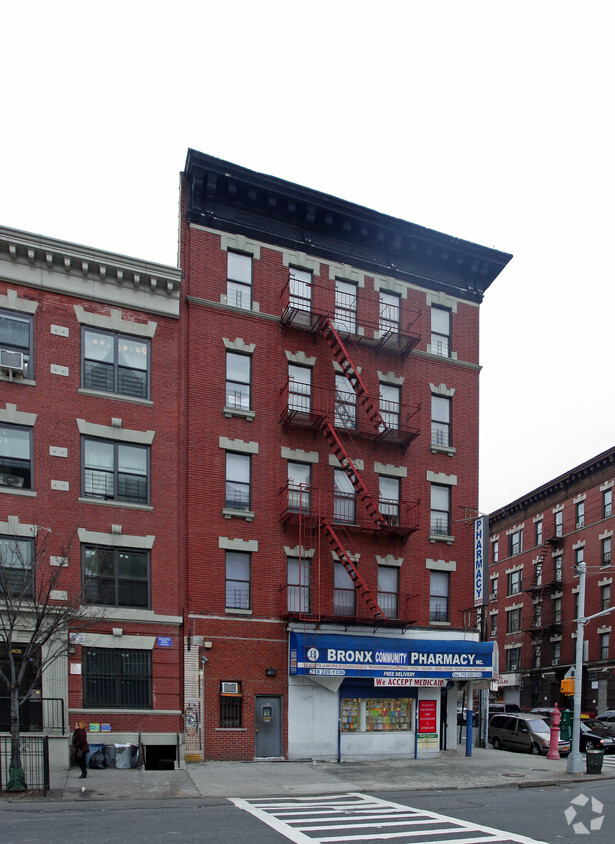 Foto principal - 401-405 E 187th St