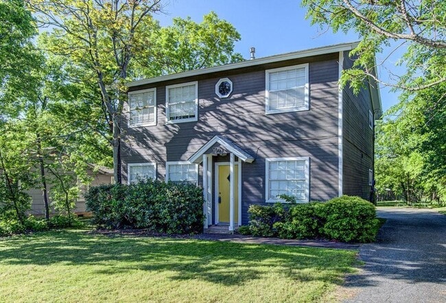Building Photo - 907 Taulbee Ln